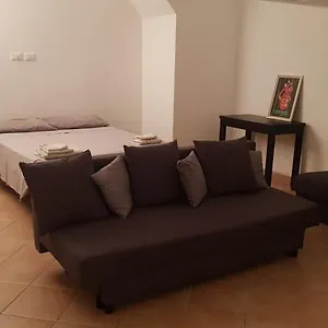 Appartamento N, Roma