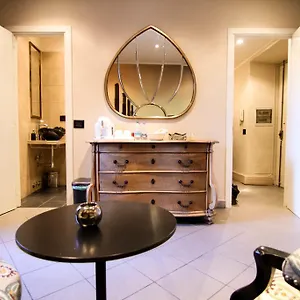 Apartment Mellini Escape, Rom
